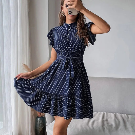 Robe féminine avec ceinture
